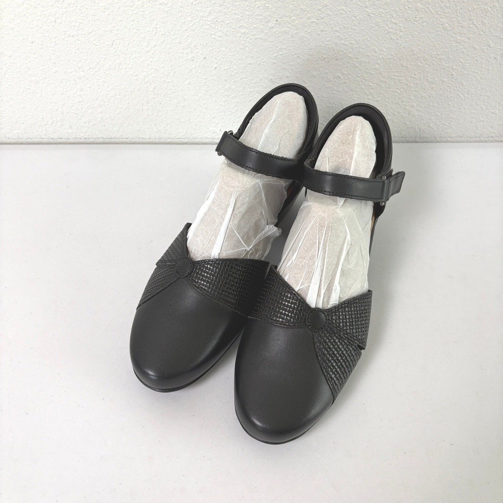 Clarks Mary Jane Pumps Womens 9.5 W Black Leather Block Heel Ankle Strap NEW